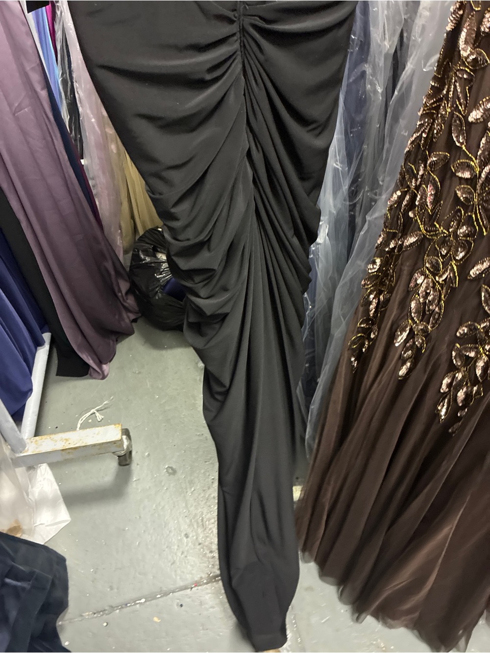 Betsy & Adam NWT Black Ruched Sleeveless Evening Gown Formal SZ 6P GALA Evening - Picture 14 of 15